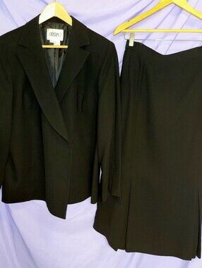 Sz 16. Black Women's Two-Piece Skirt Suit - Classic Blazer & Skirt